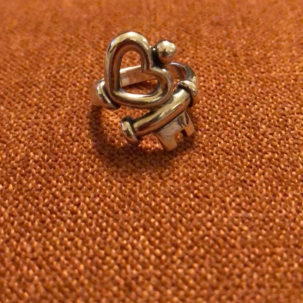 James Avery Key to My Heart ring